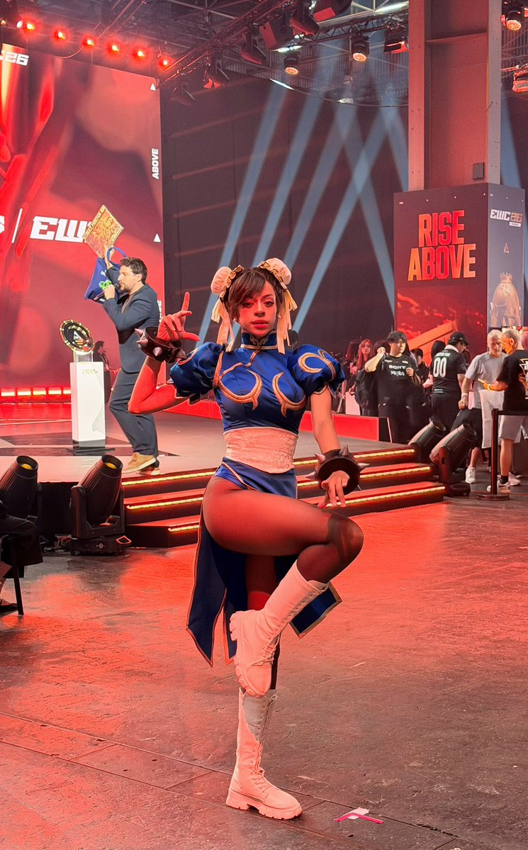 suuncos's tweet photo. Wore my Chunli cosplay again for the Street Fighter 6 finals at #EWC today 💙 https://t.co/312gjsXHW4