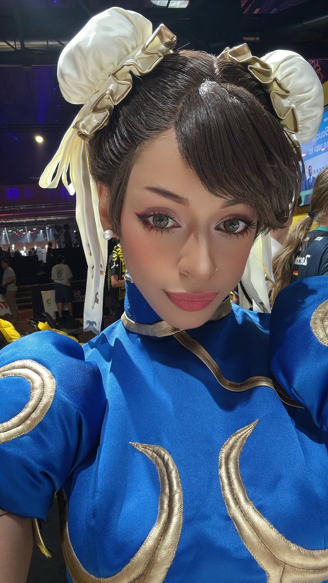 suuncos's tweet photo. Wore my Chunli cosplay again for the Street Fighter 6 finals at #EWC today 💙 https://t.co/312gjsXHW4