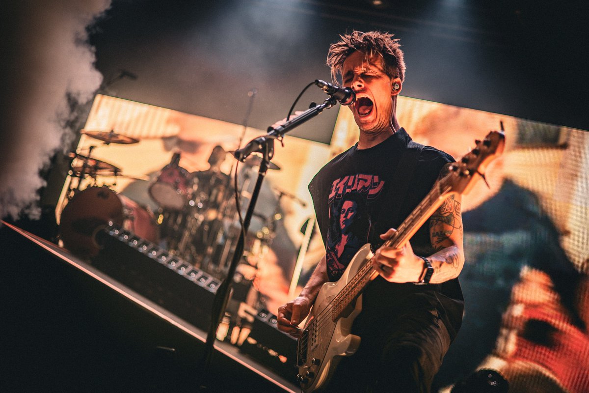 shutter16's tweet photo. 🖤 Camp Screamo took over Charlotte!

@StoryoftheYear, @Silverstein, @OrigamiAngel &amp; @AllyNicholas delivered an unforgettable night of post-hardcore energy at @fillmorenc.

📸 Full review &amp; gallery:
 https://t.co/GvruER3SRu
#CampScreamoTour #StoryOfTheYear #Silverstein https://t.co/XT7lGG0Y4g