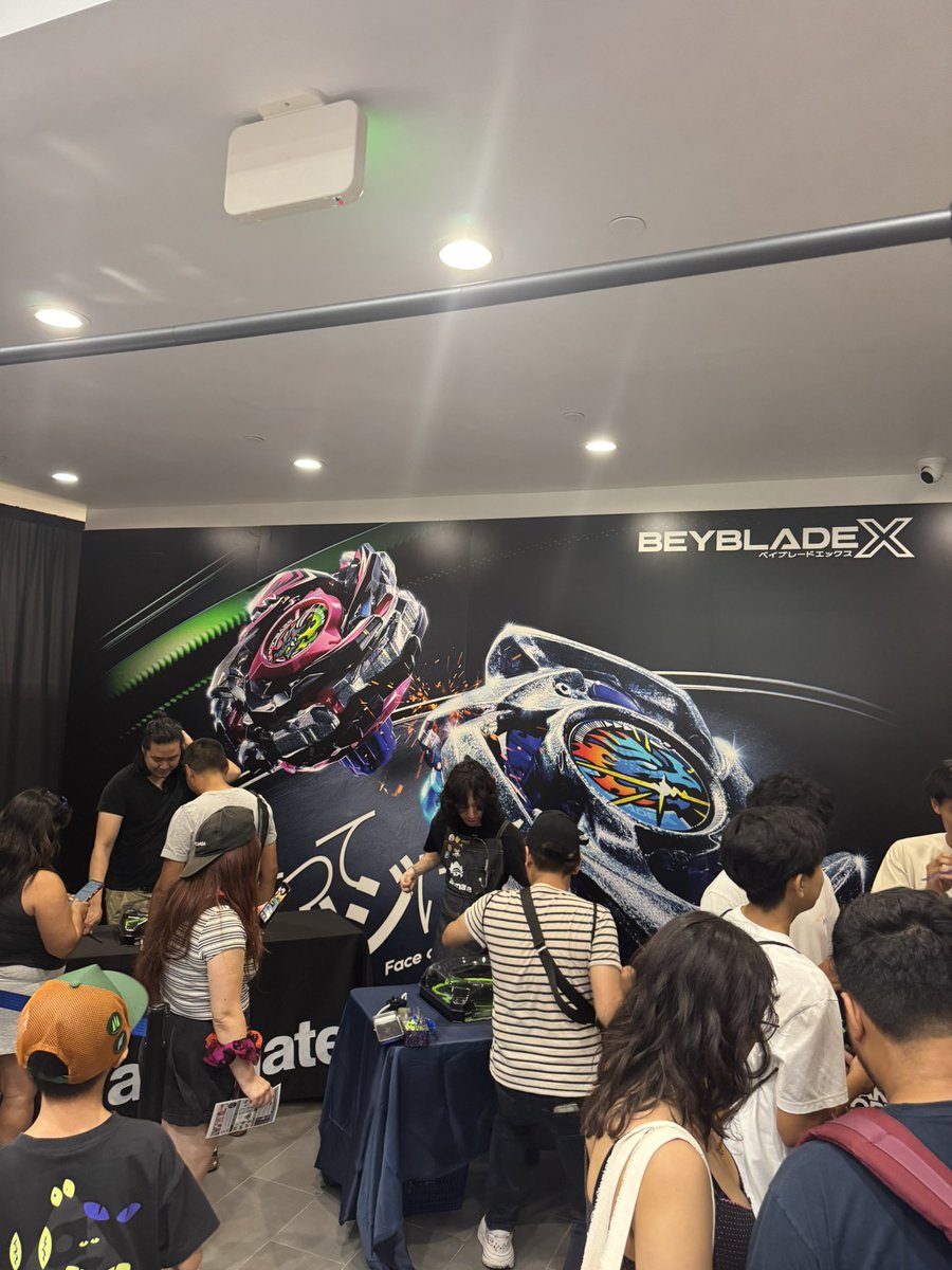 Jacob_Pom's tweet photo. Animate Beyblade X pop up was pretty middling, I’m not gonna lie. I think it showed that Hasbro is more focused on how much money they can squeeze out of people instead of providing a good experience for the people who buy their product https://t.co/sdjyxYTb6x