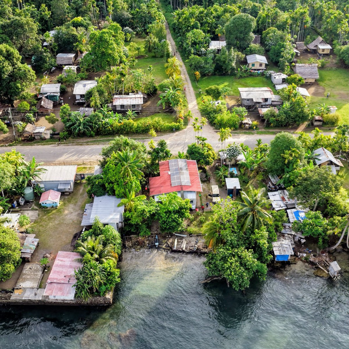 solomon_sar's tweet photo. Madang was once the capital of a colony. A century later, its villages are still waiting. #tapmasstaploples 

#PNG #Madang #PNGHistory https://t.co/aHRVZc5DFs