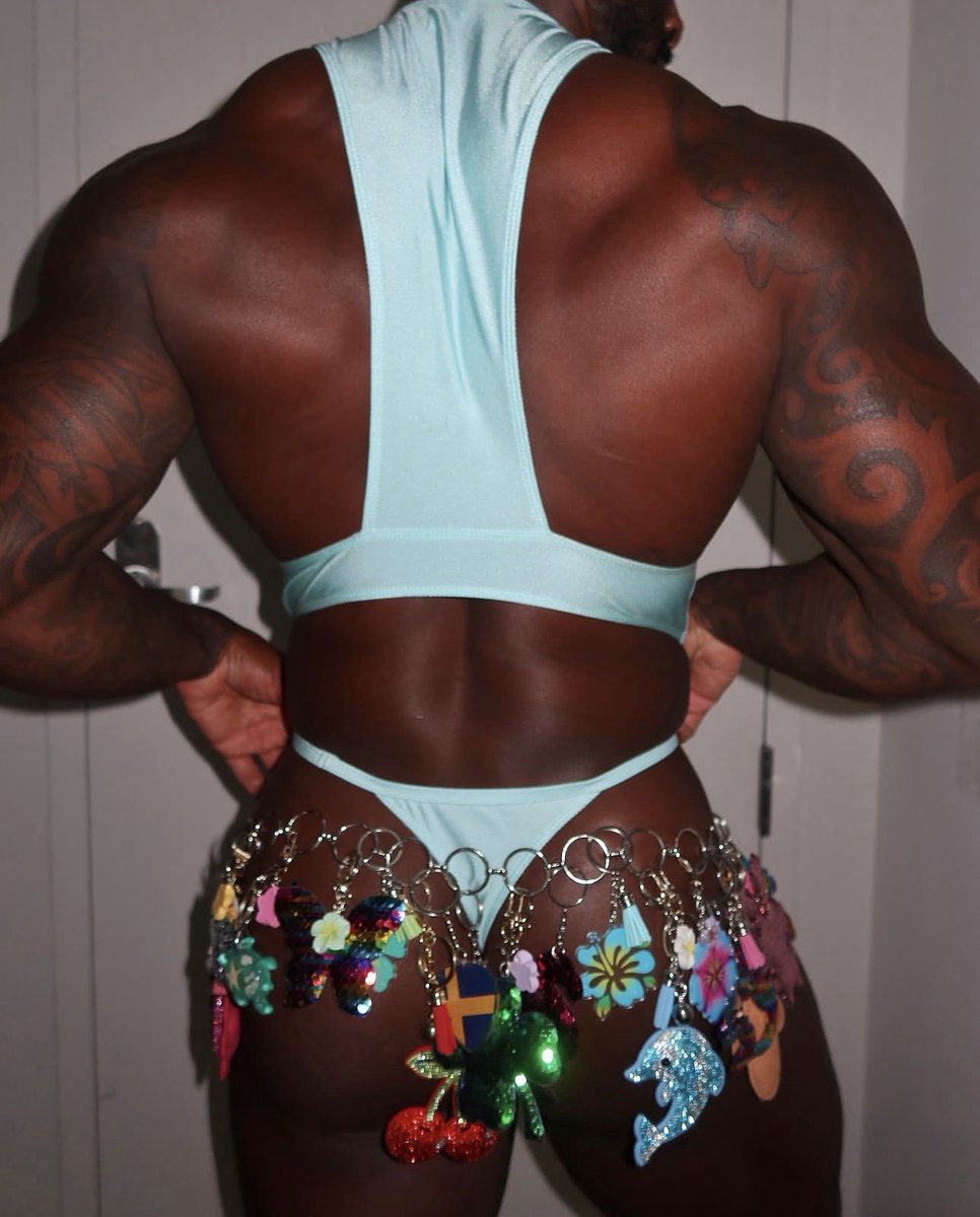 male_hotbooty's tweet photo. - @mrkevincarnell we're so in love with this look, mmm!! ๐ฉต #sexyAF #booty #thickAF #beautiful #body #TEAMMaleHotBooty #truefans #loveit https://t.co/X5VfLYEsDd