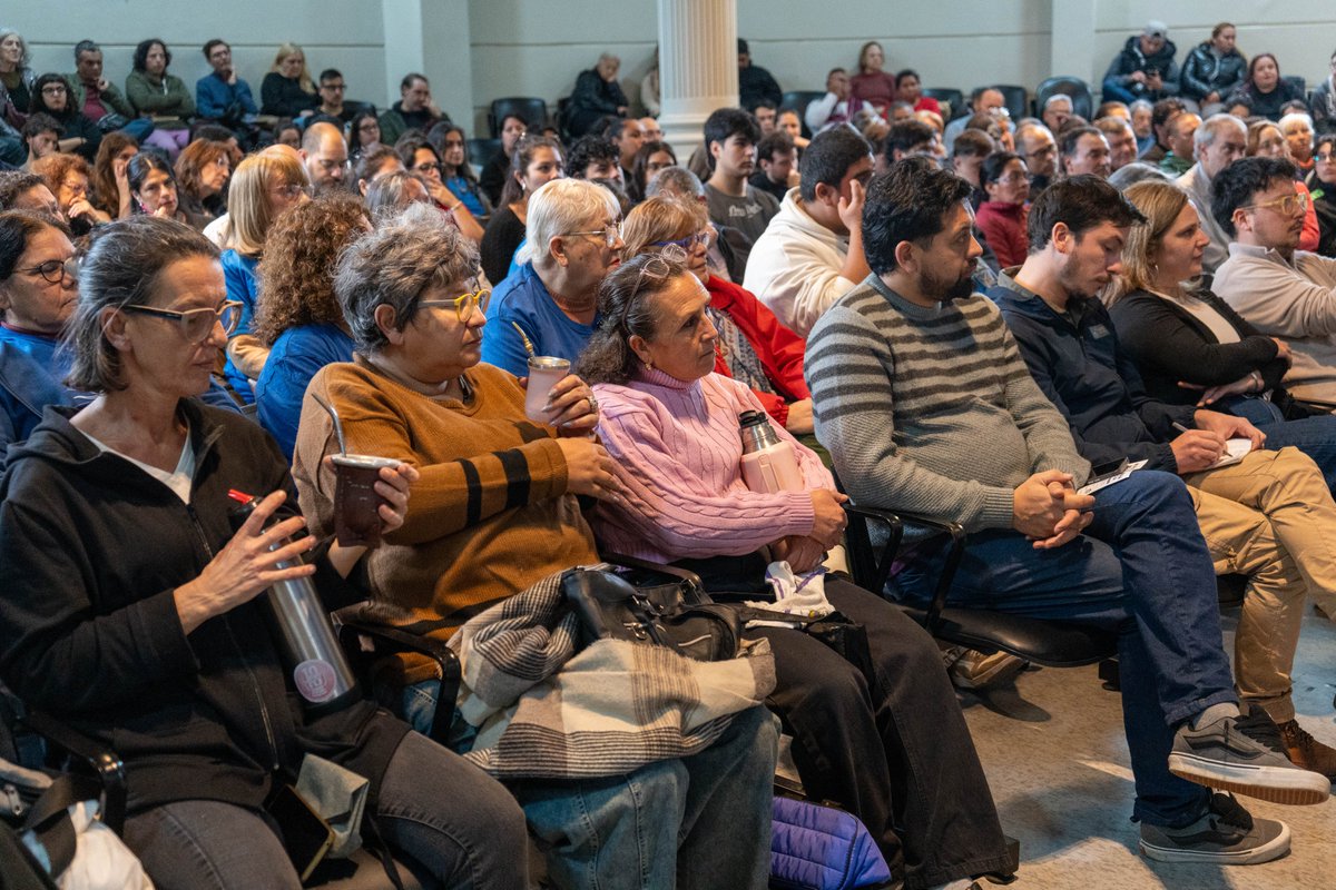unidadpopularsf's tweet photo. Participamos de una nueva Asamblea de Consejeros y Consejeras Barriales.

Con cada encuentro reafirmamos una convicción: la ciudad se transforma cuando quienes la habitan son parte de las decisiones.

💪 Seguimos organizándonos para construir la ciudad que merecemos! https://t.co/Xe0HDYnmwf