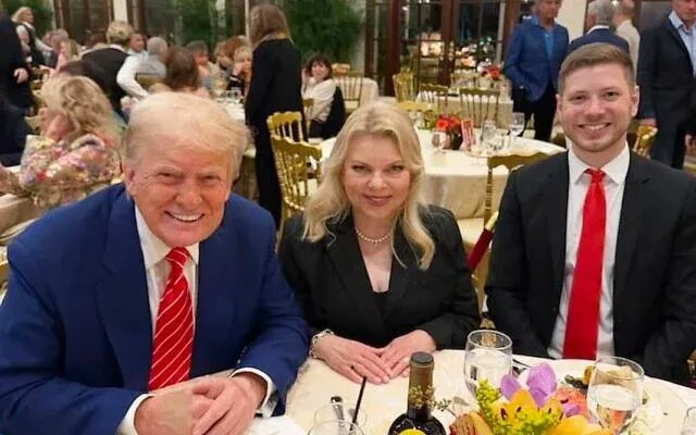 YourAnonCentral's tweet photo. The Netanyahu family with uncle Putin, uncle Trump, and uncle Musk. https://t.co/be7TSSGuMP
