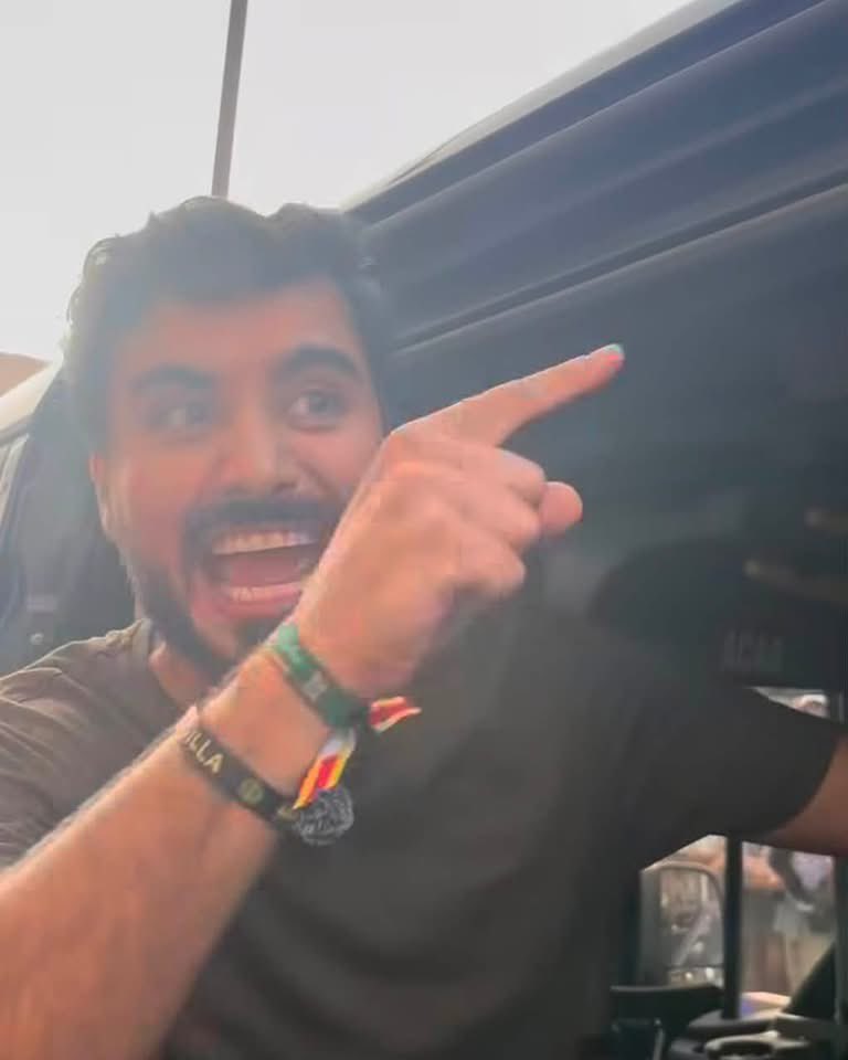 MalaMalamente's tweet photo. ¿Qué hace Marlaska que permite que la policía de todos esté protegiendo a este imbécil? https://t.co/ghc7tgZus6
