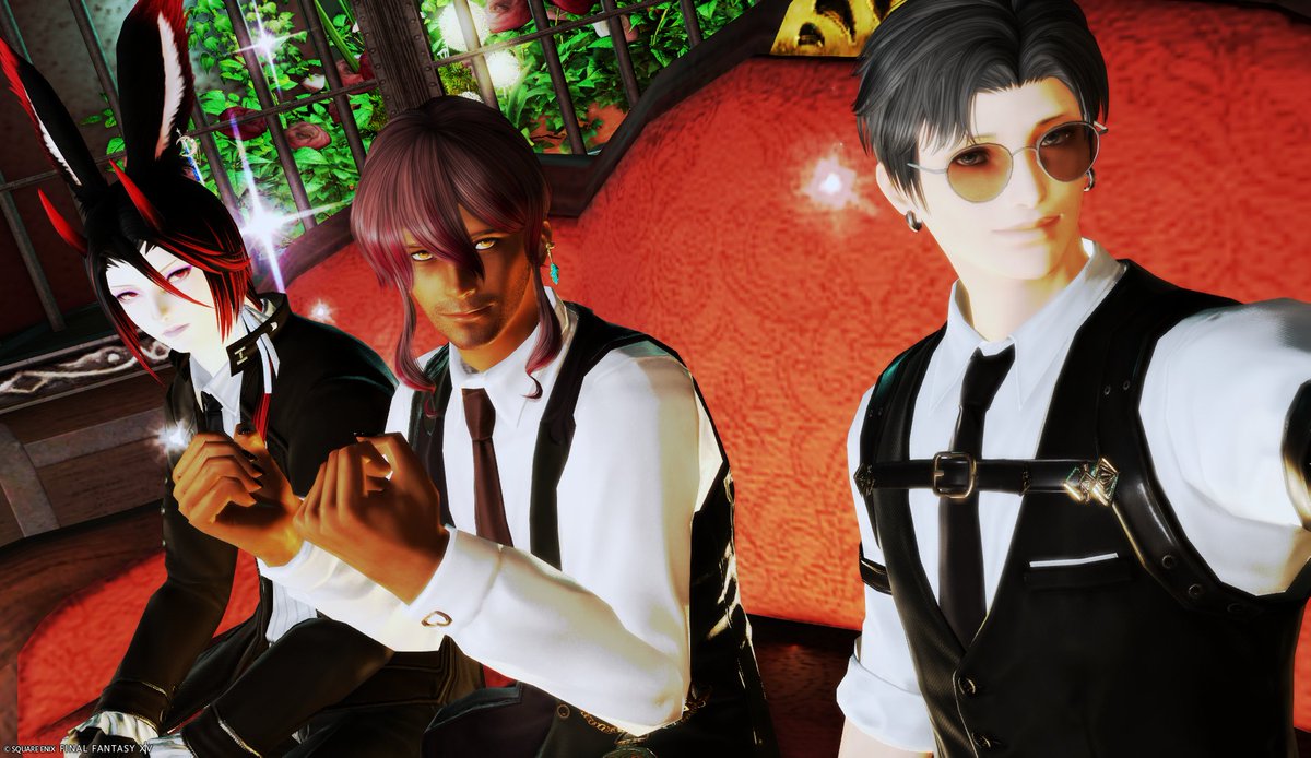 Usei0504's tweet photo. 控室でブラホワメンズが勢ぞろいしたので
ねーねーSS撮ろ～～～～って駄々こねした俺です。
両手に後輩ができてニッコニコしてるのが見て分かりますね　#ブラホワFF14 https://t.co/LWsDTfO1vK