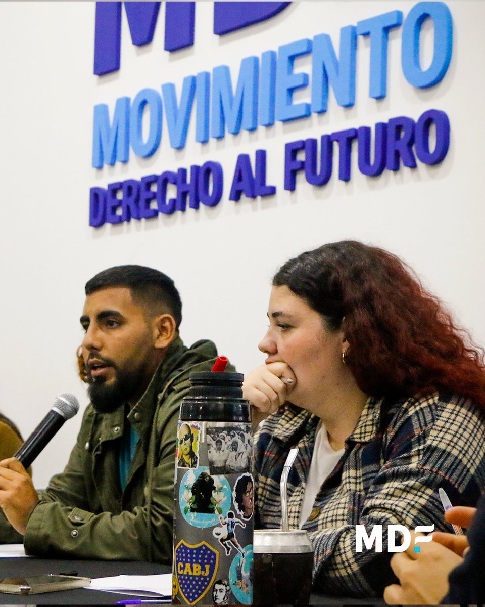 MOVIMIENTODAF's tweet photo. Jóvenes de 17 provincias participaron de la Mesa Federal de Juventudes del MDF, de cara al plenario de lanzamiento del espacio.

Compartimos miradas sobre la situación de cada provincia, los desafíos de nuestro tiempo y la construcción de una alternativa para las y los jóvenes de todo el país.

Hay otro camino. Y lo estamos construyendo colectivamente.