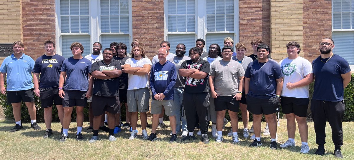 Coach_Welde's tweet photo. Report day! So awesome to have these guys on campus after a year of recruiting them and getting to know them and their families. Ok, enough reminiscing, time to go to work! https://t.co/uywUNUVPIS