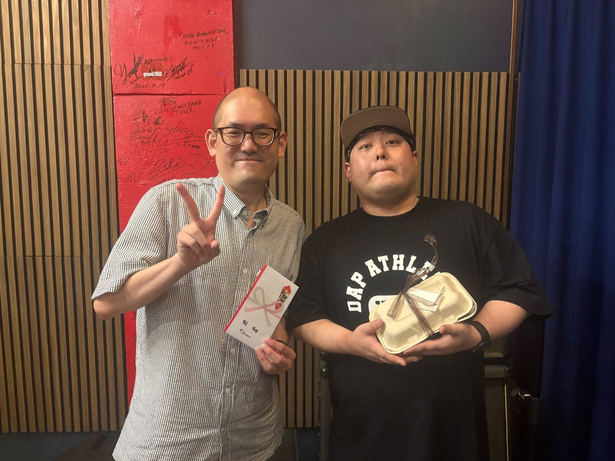 OnemanSlam's tweet photo. 2026.8/1 『feat.』vol.9 結果発表🍉✨

□ 無音MCバトル × ポエトリースラム

🥇 占めサバ
🥈 シュート

□ ゲストライブ

① polis

② JEVA

□ ポップアップ

your time

@今池Seven Bridges Road https://t.co/MQQzobPGPO