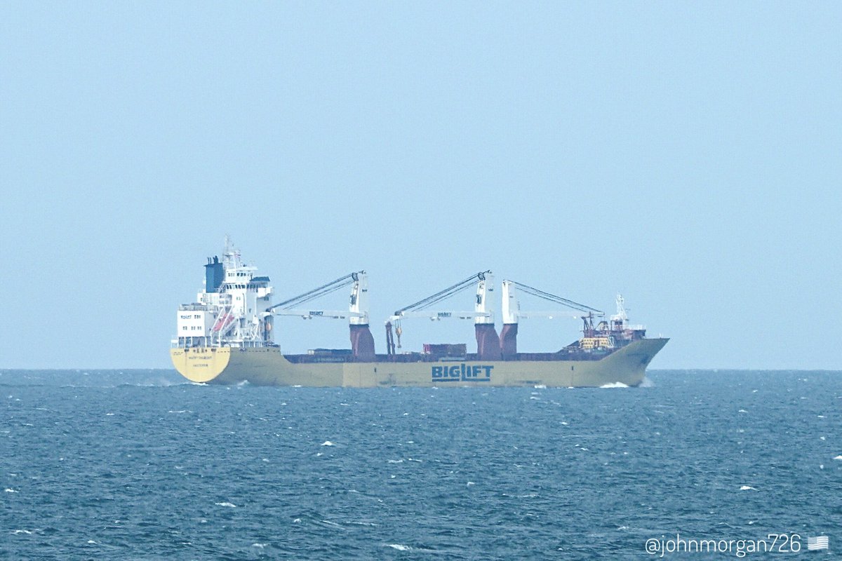 johnmorgan726's tweet photo. The HAPPY DIAMOND, IMO:9551947 en route to IJmuiden, Netherlands, flying the flag of the Netherlands π³π±. #ShipsInPics #GeneralCargoShip #BigLift #HappyDiamond https://t.co/LJ4UCyKKzP
