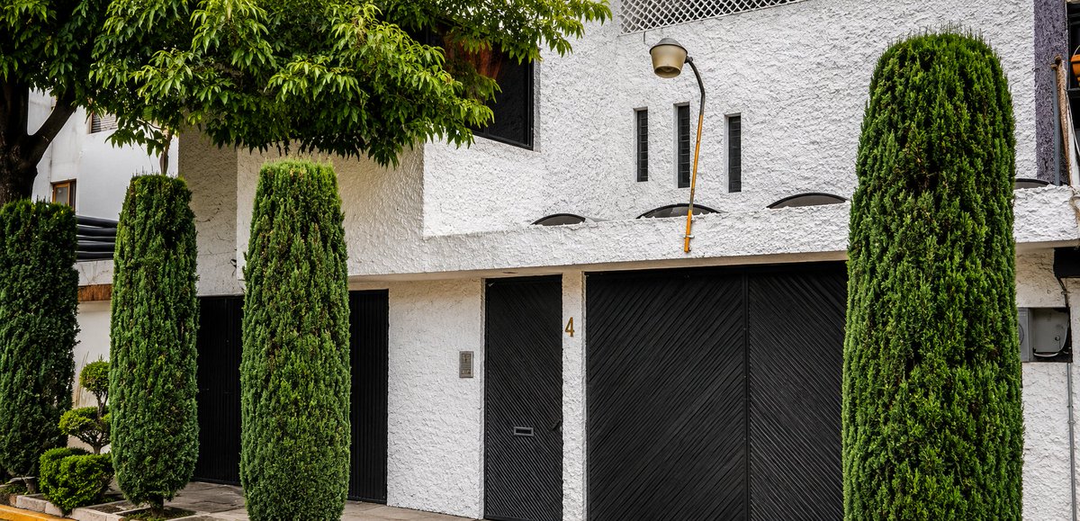 highkeyrealtymx's tweet photo. 🏡 Una casa soñada en #Coapa a un precio inigualable: $8,000,000.⁰⁰. Vive con amplitud (5 recámaras) y rodeado de tranquilidad, al #SurCDMX.
✅ 5 recámaras, 4 y 1/2 baños.
✅ Jardín con asador.
📲Informes y citas: 5531381982 
#CasaEnVenta #CDMX #HighKeyRealEstate #BienesRaíces https://t.co/mTtht0HDT1
