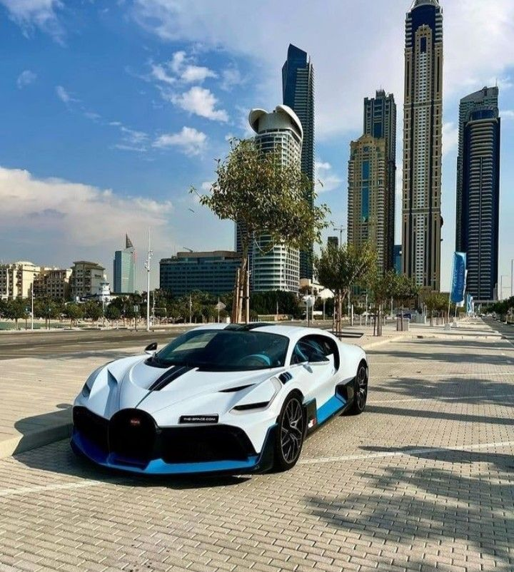 Ayeee_Vail's tweet photo. Outrunning the heat and the city noise with sixteen cylinders of pure attitude. ⛽️🎶 https://t.co/sNgokwgNST