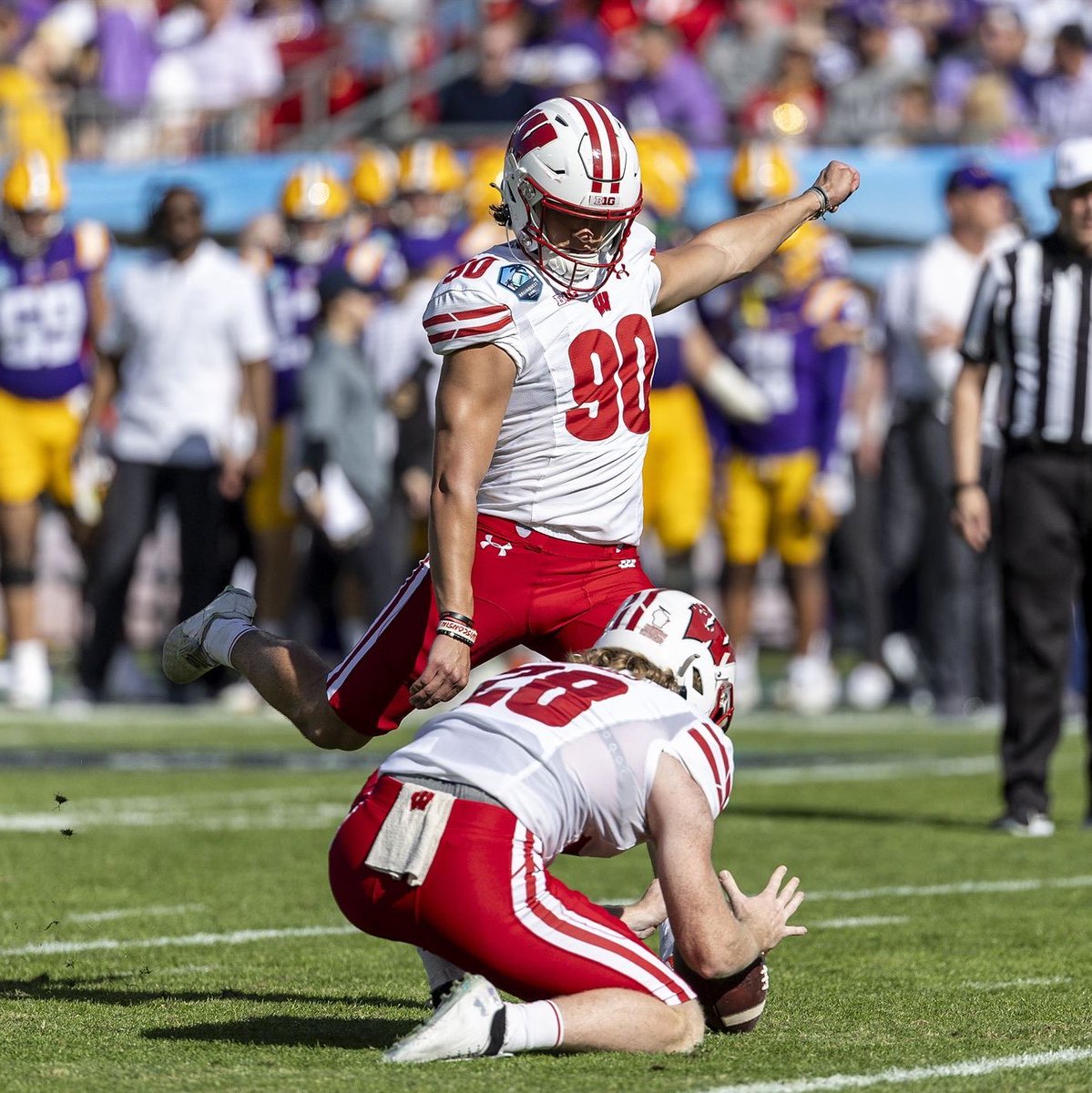 TransferPortal's tweet photo. Wisconsin kicker Nathanial Vakos is exploring a return to college football following Friday night's court ruling, @PeteNakos reports. 

Has a 99.3% career extra-point percentage and is 56 of 76 on field goals. Former Lou Groza Award semifinalist.

https://t.co/WyPegwUlUD https://t.co/gD4C2Ay13G