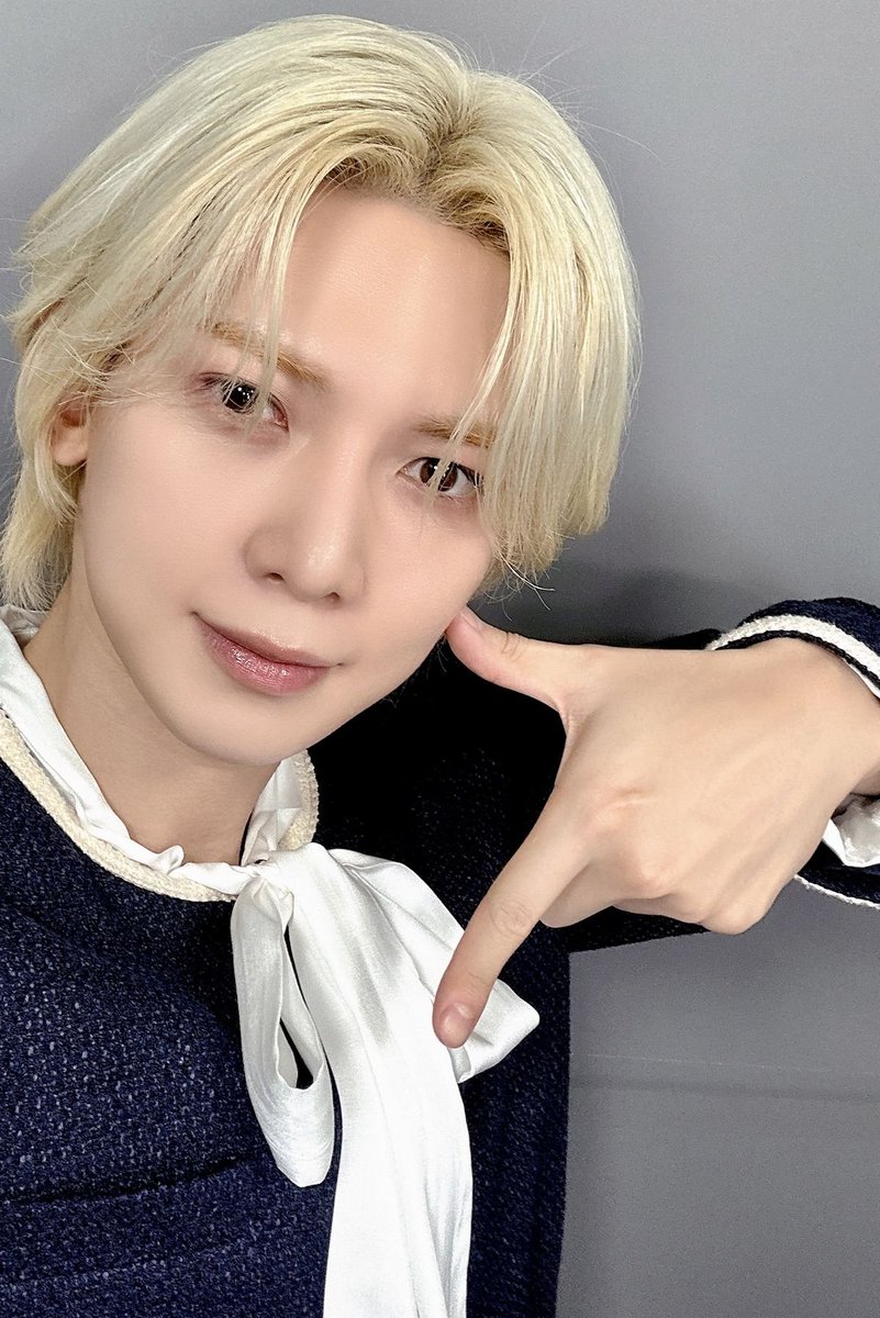 hourly yeosang hands tweet media