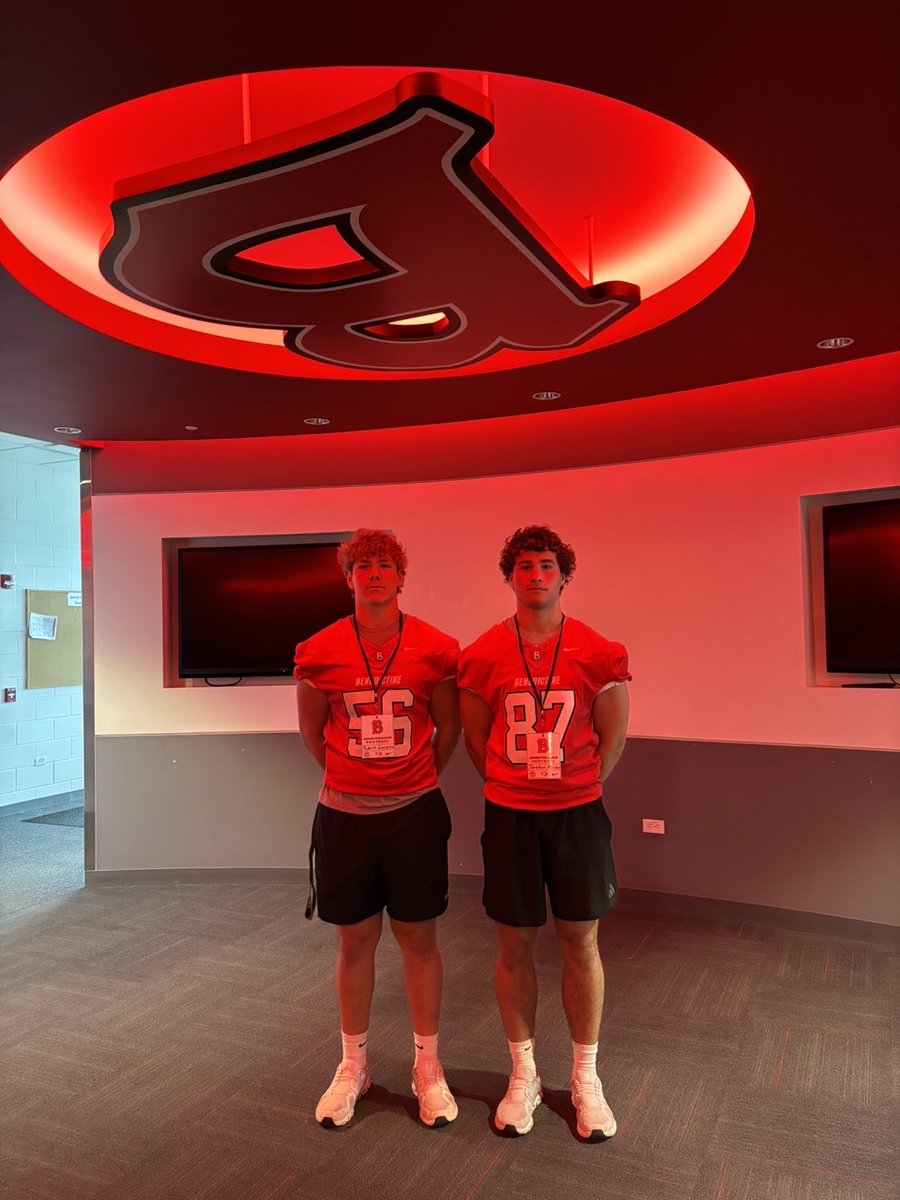 jmansk_'s tweet photo. Had a great time yesterday visiting Benedictine college and speaking with  @Coach_Schroeder and learning about @BenUFootball. Go Eagles!!! @HinsdaleSouthFB https://t.co/AywFjissZY