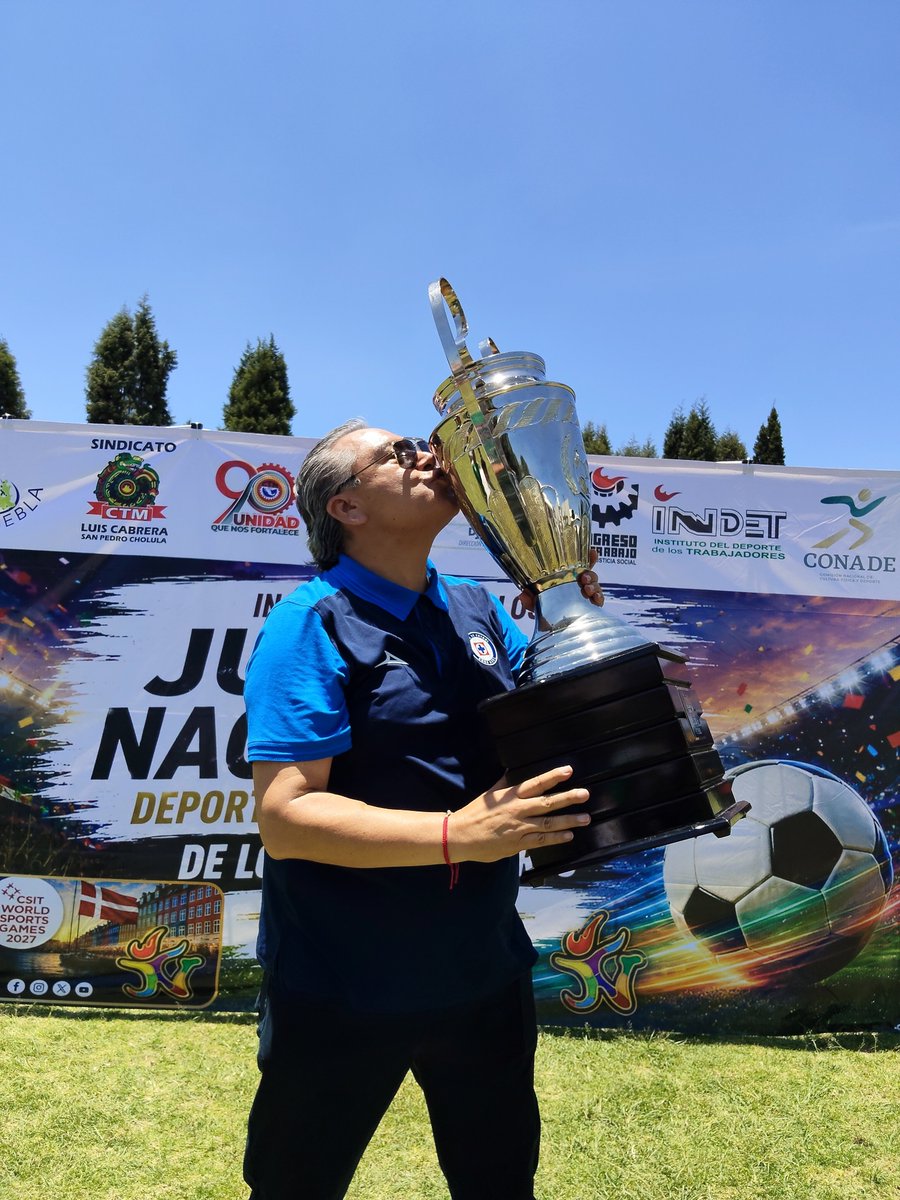 SUFRAGIOrevista's tweet photo. #Deportes Con un excelente Fútbol de estilo europeo, arbitraje pésimo, dos expulsiones y emoción al máximo; el equipo de Fútbol ⚽ de @CTMPuebla con la dirección técnica de @leobardosoto, elimina a la VW y gana su boleta al Nacional de los Trabajadores INDET. rumbo al mundial 🌍 de fútbol ⚽ en Dinamarca 🇩🇰