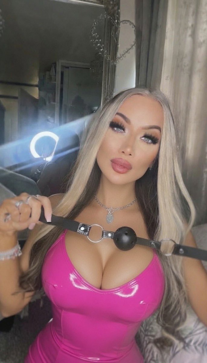 x_GoddessAurora's tweet photo. What’s your favourite toy to use and why? 😈 https://t.co/KEG29UzZmQ