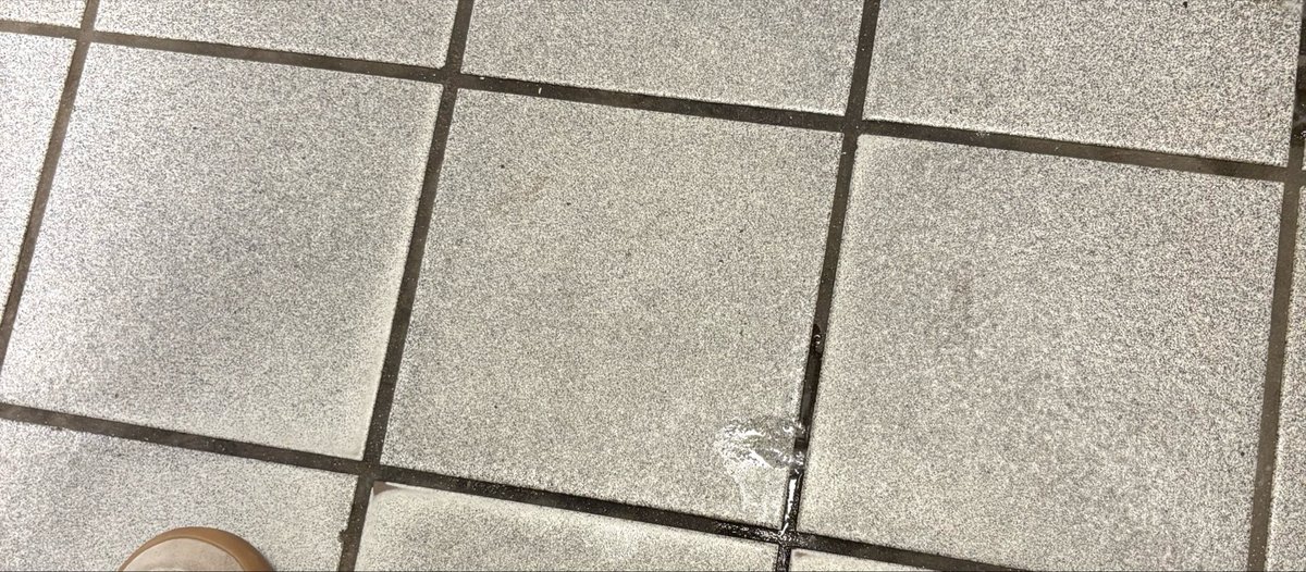 jump6006's tweet photo. Love to see a couple a couple loads on the ground at the rest stop💦💦💦 #cruising #gaycruising https://t.co/Ry7Xulcp6q