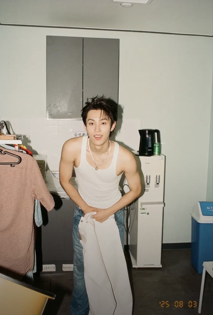 mokyolv's tweet photo. peak kim ryul https://t.co/nqhlDph04H