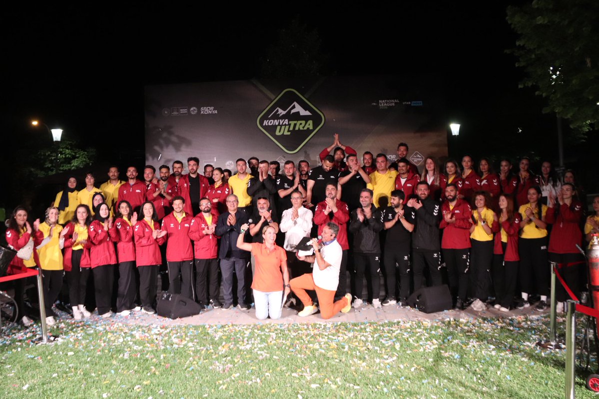 GSB_Konya's tweet photo. Konya Büyükşehir Belediyesi tarafından, Sille’nin tarihi ve doğal parkurlarında düzenlenen Konya Ultra Trail yarışlarında sporcular; 74K, 55K, 30K, 16K ve 5K parkurlarında dayanıklılık ve azimlerini ortaya koydu. Tarihi Sille, Gevale ve çevresindeki zorlu arazi etaplarında gerçekleşen organizasyon, doğa ve sporu bir araya getirdi.

Yarışlarda dereceye giren sporculara madalyaları, Konya Gençlik ve Spor İl Müdürümüz Muzaffer Çintimar tarafından takdim edildi. 🥇🥈🥉