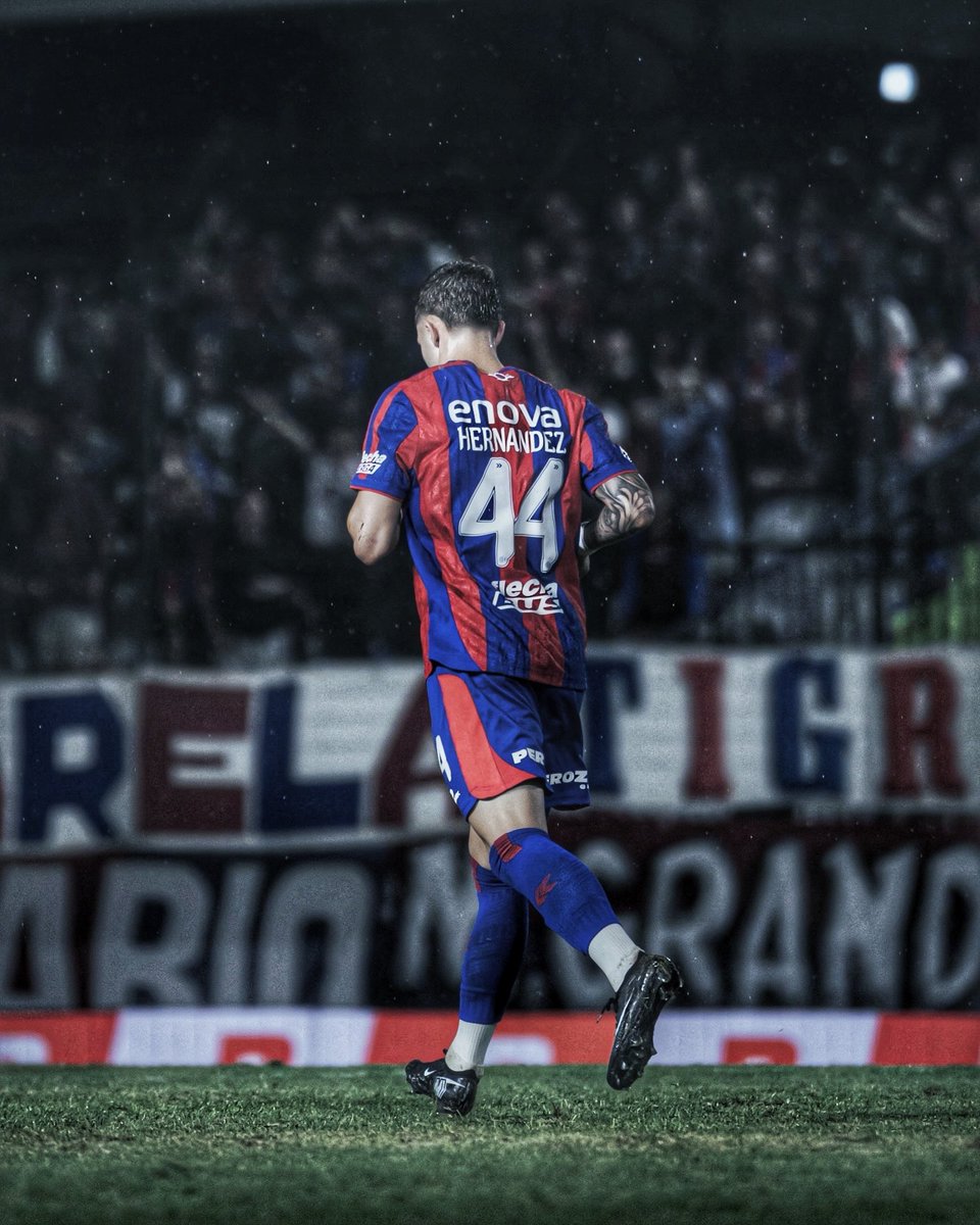 DebateSL's tweet photo. 🚨🗣️ Pedro #Troglio en conferencia de prensa CONFIRMÓ que Matías #Hernández está CERCA de #BANFIELD.
Sería un PRÉSTAMO por DIECIOCHO meses, CON OPCIÓN de COMPRA. ⚠️
💰 Están terminando de definir si la misma es de U$S 1M en JUNIO, o U$S 1.2M en DICIEMBRE.
ℹ️ @lea_alves https://t.co/KUz1SRHh1s