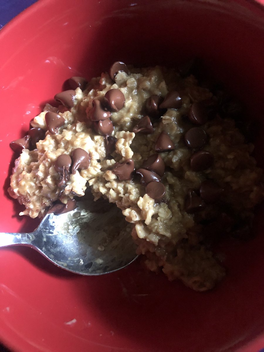 6undergroundxx's tweet photo. chocolate chip cookie oatmeal yes now i shit https://t.co/pfrfk1hLHc