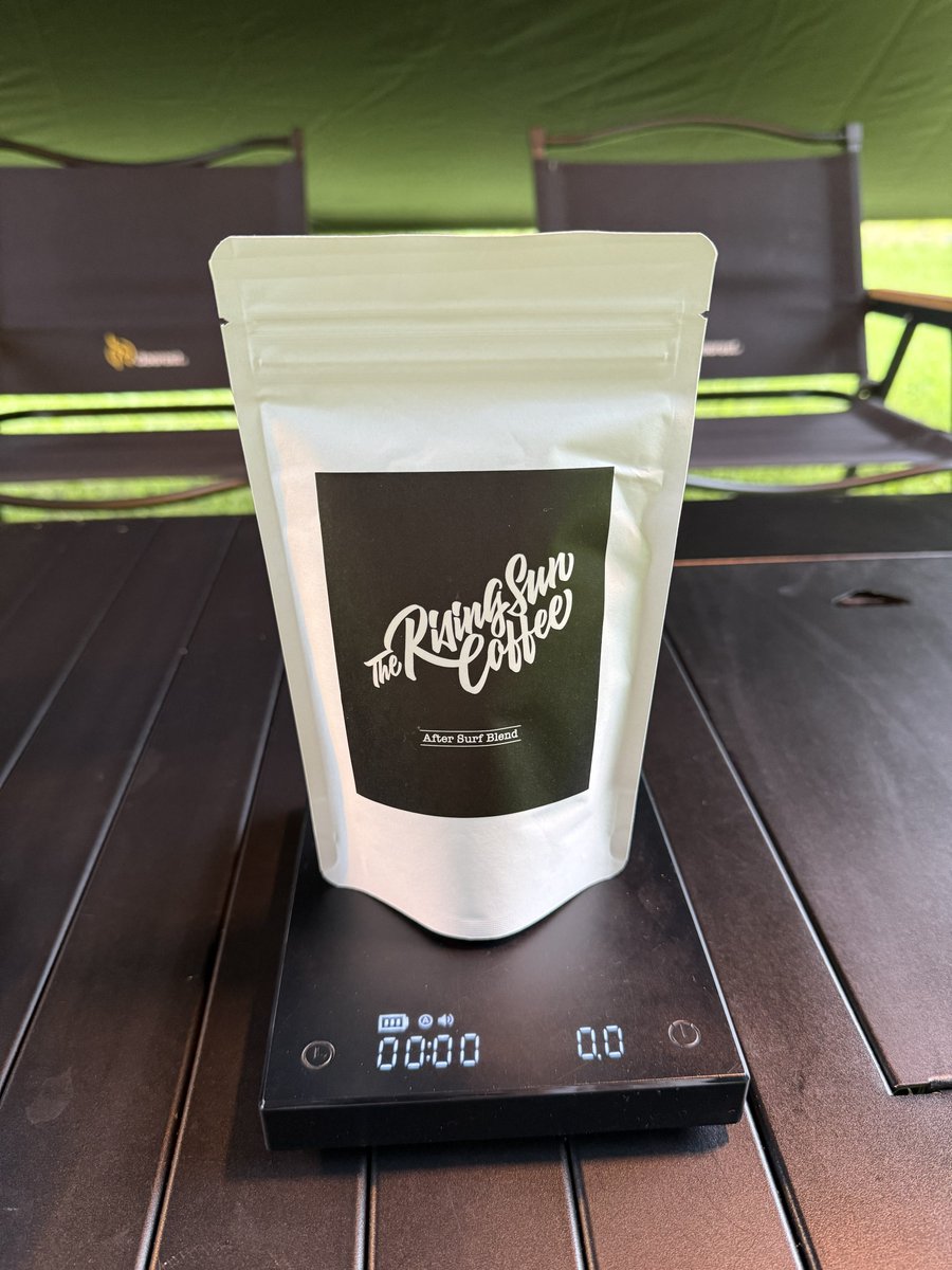 Ton_Aku's tweet photo. 今朝はThe Rising Sun Coffeeのアフターサーフブレンドをアイスで淹れてみた☕(美味)

エペイオスの抽出器具が美し過ぎてペーパーフィルター忘れてキッチンペーパーで代用してる事には多分誰も気付かない🫣 https://t.co/Mc8SX3IvIY
