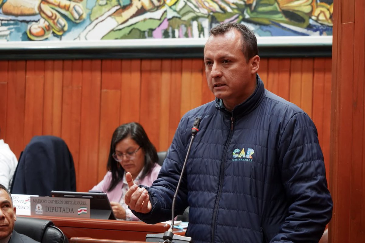 CAR_Cundi's tweet photo. Nuestra Ruta de Preparación Climática es la estrategia con la que fortalecemos la capacidad de los territorios para enfrentar los efectos del cambio climático. En ese marco, presentamos ante la @AsamBoyaca las acciones que impulsamos en adaptación y protección ambiental. https://t.co/J4n1ybn8WM