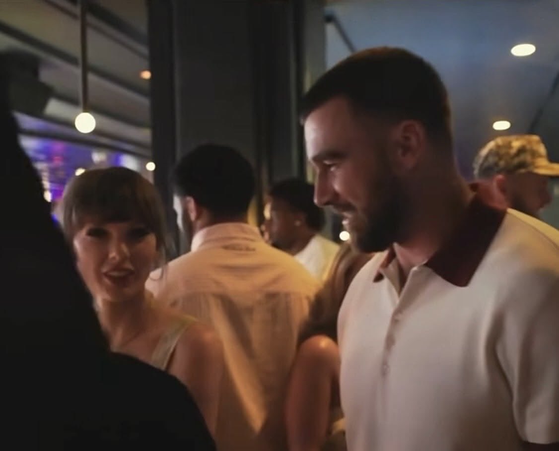 swiftie13coded's tweet photo. Just pure appreciation and love in his eyes https://t.co/ukoHapXVZU