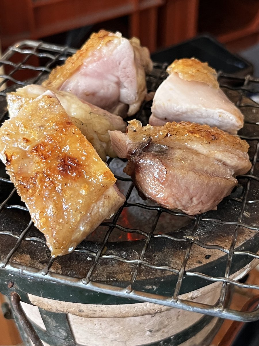 miyamaguchi's tweet photo. 今や昼呑みの聖地となったザコトラ商店さんで七輪パーティー。ビワマスめちゃくちゃ美味かった🐟やっぱり1人ではなく何人かで行った方が楽しめますね。
どれもキンミヤプレーンハイにピッタリで満足度1000% #ザコトラ商店　#赤垣屋 https://t.co/odlHa4NPwJ