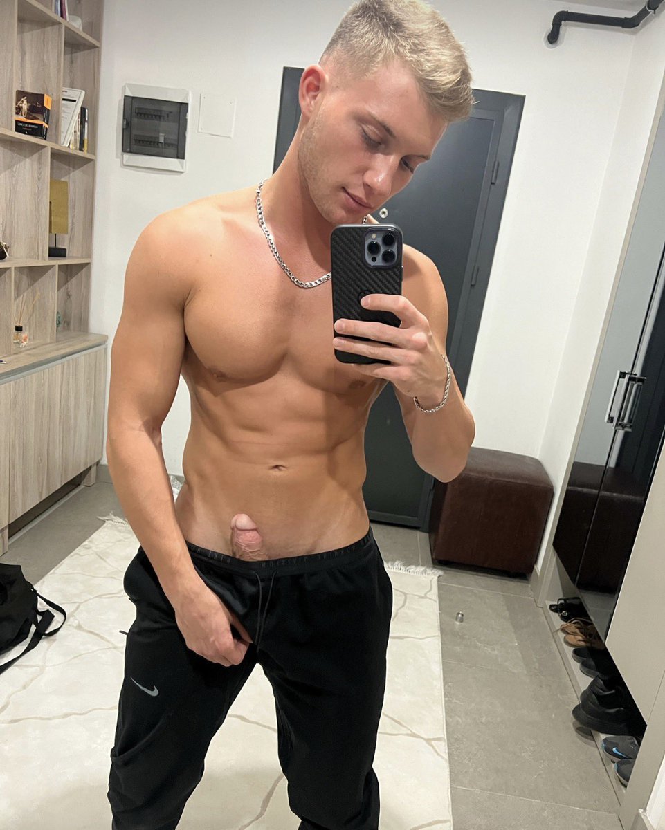 ALPHAJONYmi's tweet photo. Stop scrolling and start worshipping #findom #cashmaster #paypig #walletdrain #fagtax #alphafindom #humanATM #findomfriday #cashslave #drains #finsub #cashcok #cockworship #RT https://t.co/Z4h8OgSBOH