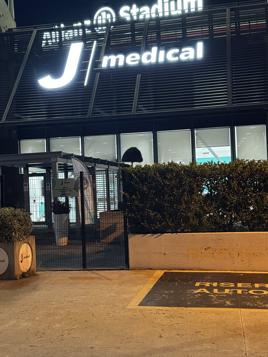 Sempre1602's tweet photo. pas de kerim il nous on dit qu’il allez partir part derière
#Juventus #JMedical #Alajbegović https://t.co/qT5jw2HneO