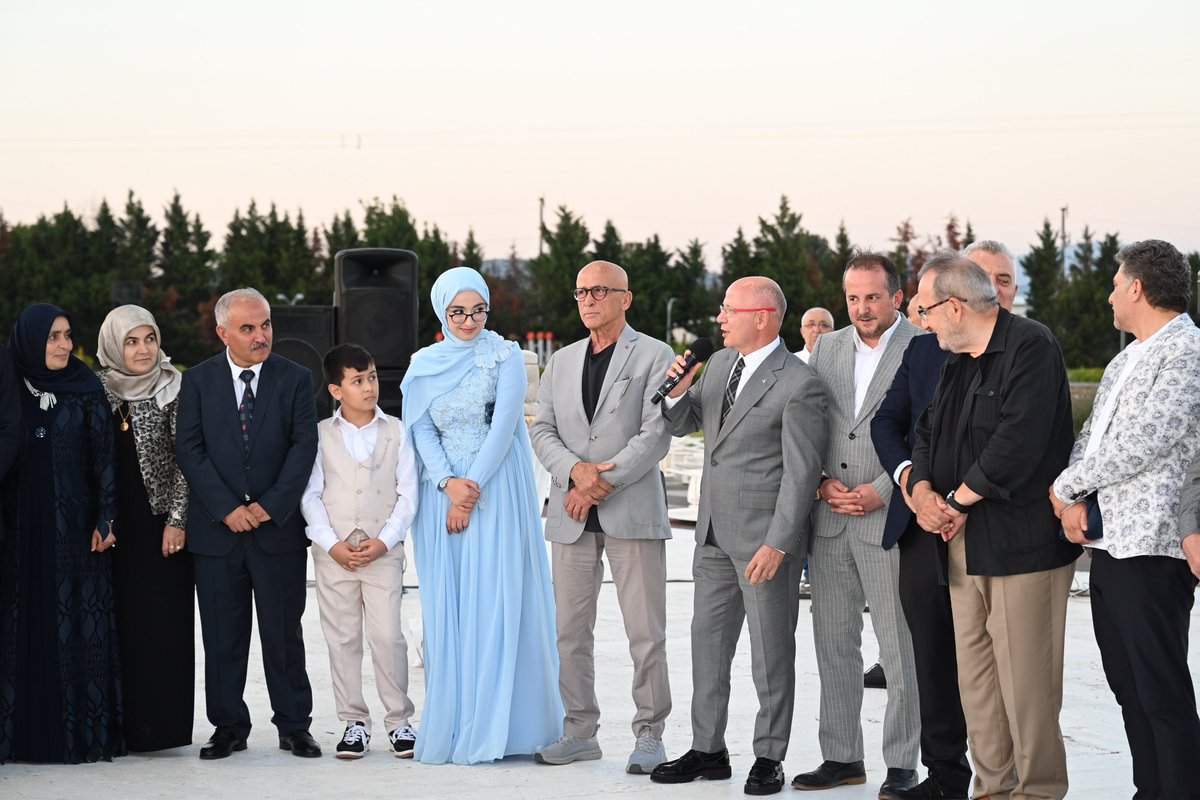 akpartibrs's tweet photo. İl Başkanımız Sayın Davut Gürkan, Sağlık Bakanımız Sayın Kemal Memişoğlu ile birlikte önceki dönem İl Başkan Yardımcımız ve Sağlık Bakanımızın Danışmanı Sayın Abdurrahman Tığ’ın evlatları Hafız Celal Tığ ve Ebrar Dökme çiftinin düğün cemiyetlerine katılarak mutluluklarına ortak oldu.

@davutgurkan 
@drmemisoglu