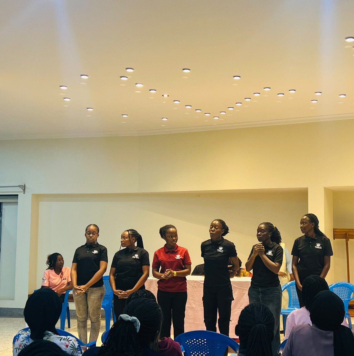 thee23surgeon's tweet photo. It's been a great honor as we welcomed and oriented fresh women of the might @marystuart. Chief of security urged them to be cautious.@MakGuild 
#boxers #safeguarding #AGraciousmakerere https://t.co/GzLglVIf2a
