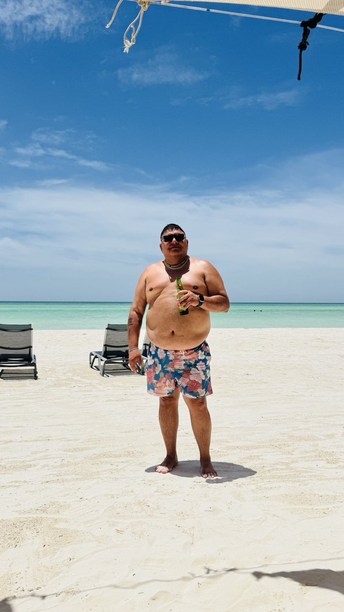 swatchito's tweet photo. Baby que rico 😋 😊🍻🏖️🏝️🙌🏻☀️
#zippo #gaychubby #feliz #holbox #disfrutandolavida #gay #merida https://t.co/HXCBRUrG4A