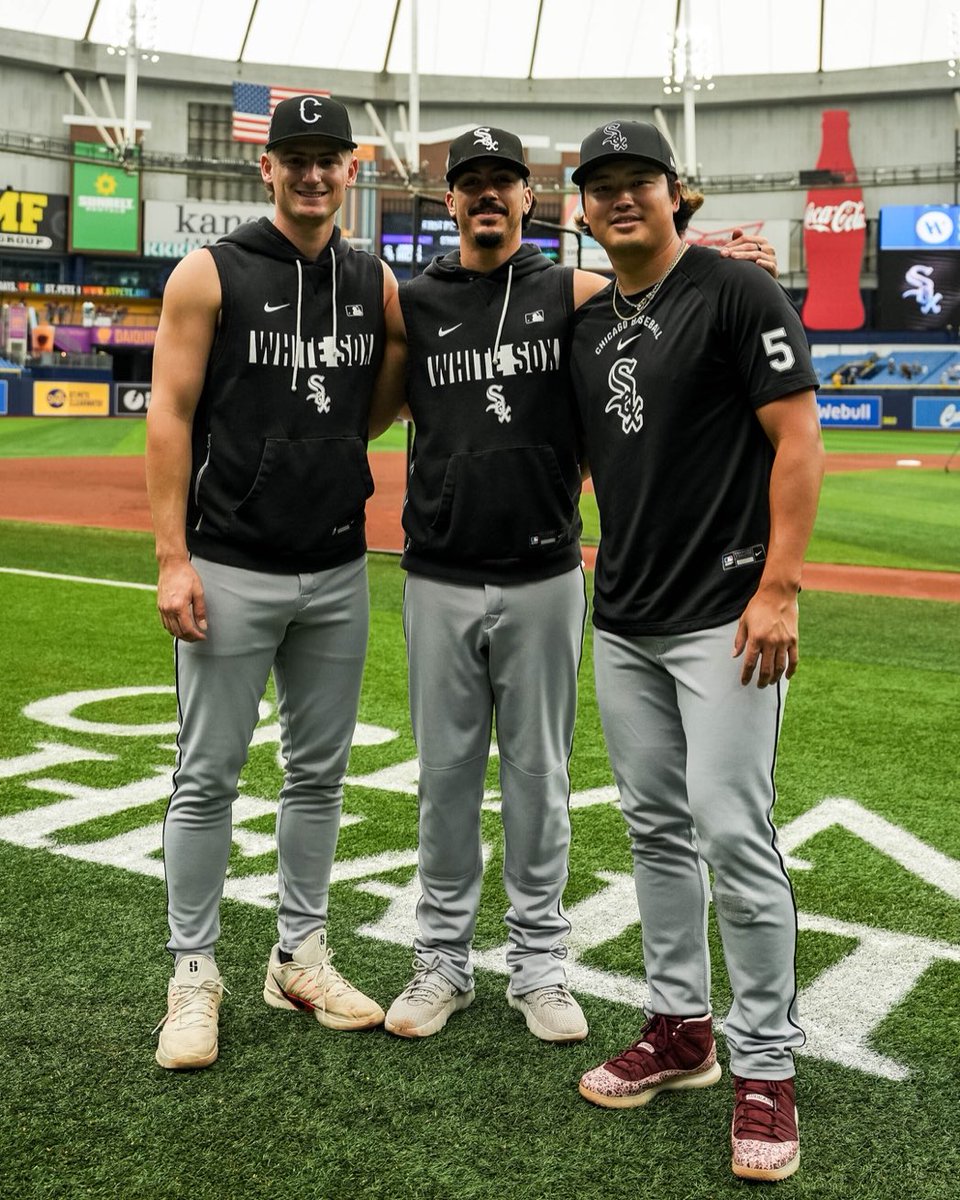 munelover's tweet photo. Mune, Monty and Miggy 💗🥹! 

The triple M Club 🤭!

#whitesox #村上宗隆 https://t.co/lTKQRa2gqe