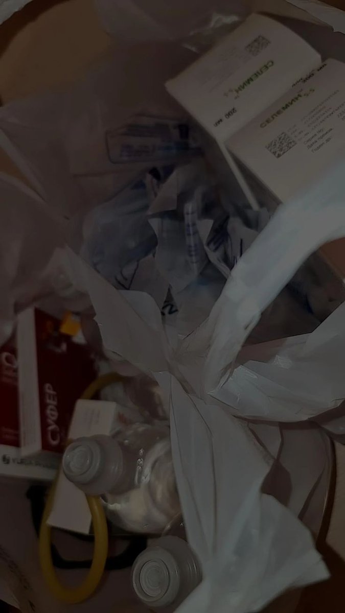 Hadeel1091734's tweet photo. Hello everyone, I'm living through my tragedy alone. No one is comforting me. 🥹 I'm so upset. There's no food 🍞, no medicine 💊, no water 💧. Please help me so my family can buy the necessary medications. Please.🙏🇵🇸
https://t.co/SLlgkjXAwi https://t.co/8n3igQKORw