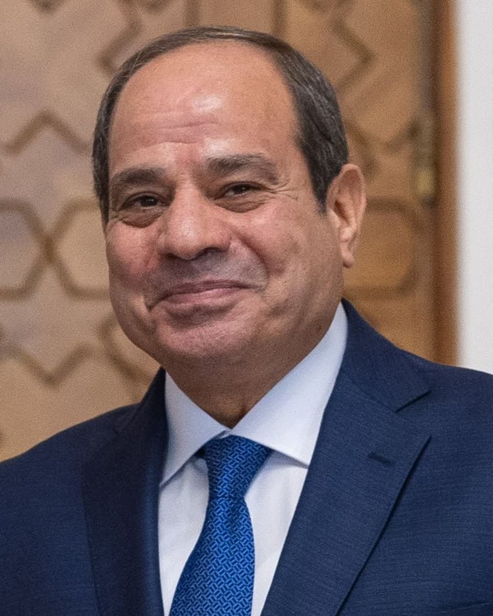 ShehabNany's tweet photo. _ إطلاق وصف "الجنرال الهادئ" على فخامة  الرئيس عبد الفتاح السيسي بواسطة صحيفة التليجراف البريطانية،  و بيتر هيسلر في تقاريره الصحفية بـ صحيفة نيويوركر الأمريكية ... 
لوصف سماته الشخصية وأسلوبه الهادئ أثناء إدارته للمشهد السياسي والعسكري في مصر.
و عليه ...

المصريين بيقولوا  و عارفين ريسهم كويس  "اخد الحق حرفة مش ظياطة و خلاص "