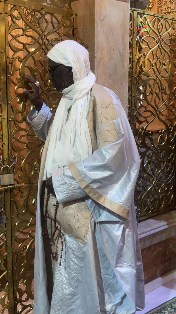 ansoudt1's tweet photo. As Salamou Aleyka Yā Shaykhana Ahmad At Tijāni Sharif al Fātimi ❤️ #18safar #Katmiya https://t.co/Md4W0OAbc3