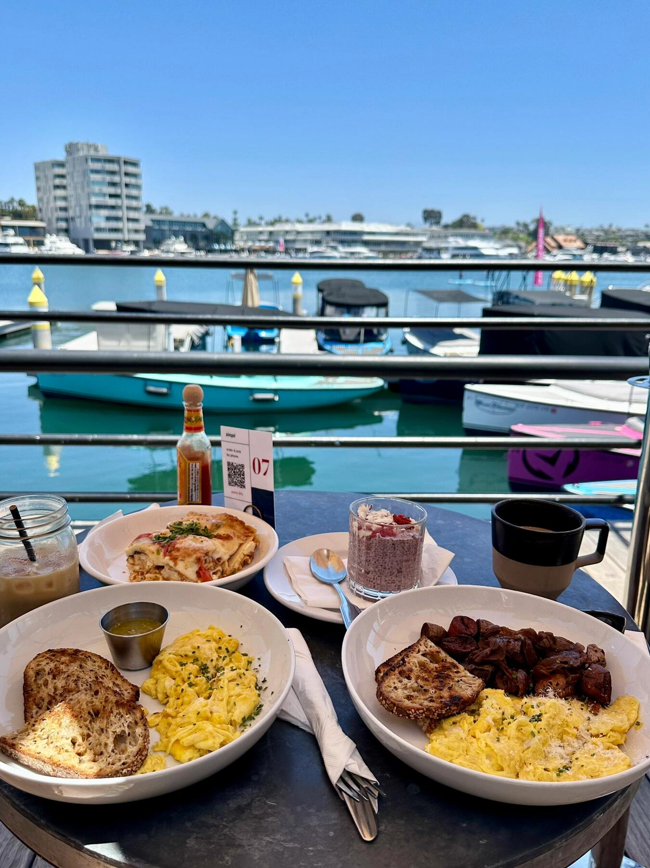 smartbrotherr's tweet photo. After shedding the burdens of import trade work Saturday is a time to be with myself Enjoying my favorite healthy salad while watching these yachts brings a sense of peace and tranquility May we all find our own peace amidst the hustle and bustle of life https://t.co/NfOG7ei8E0