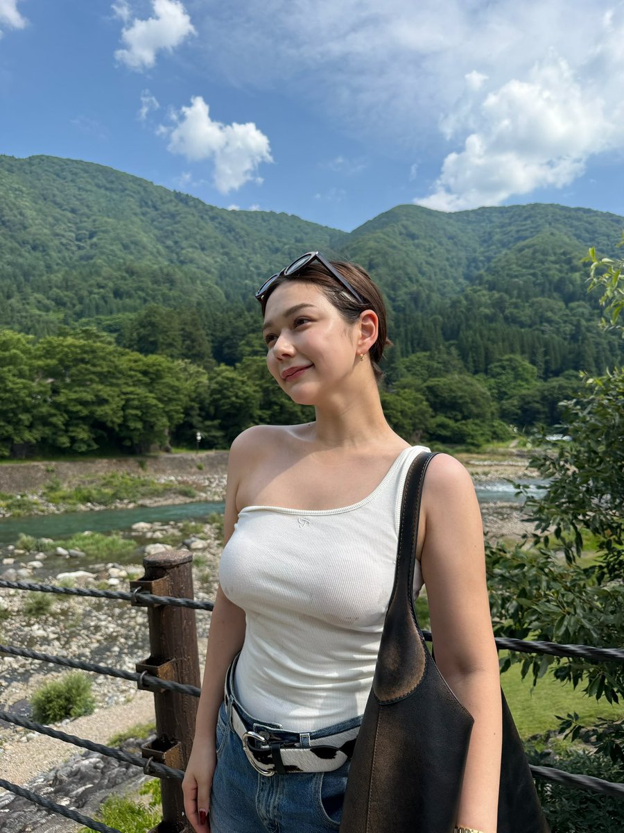 e484611's tweet photo. 村重杏奈 https://t.co/xr9AHTCh1P