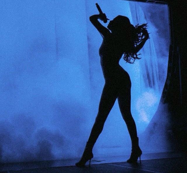 ioutforselenur's tweet photo. Selena fucking Gomez. https://t.co/7Y5fLLMEWt