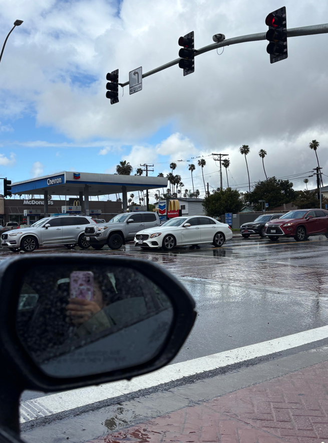 SerenLark's tweet photo. Rainy DayTravel Guide Keep your spirits high and appreciatethe art of raindrops outside your window. Comparedtoa hectic commute being occasionally tied up by the raincan actually be a good way to recharge As long as theresgoodmusic in the car rainy days are the perfect backdrop https://t.co/bRDB11zz36