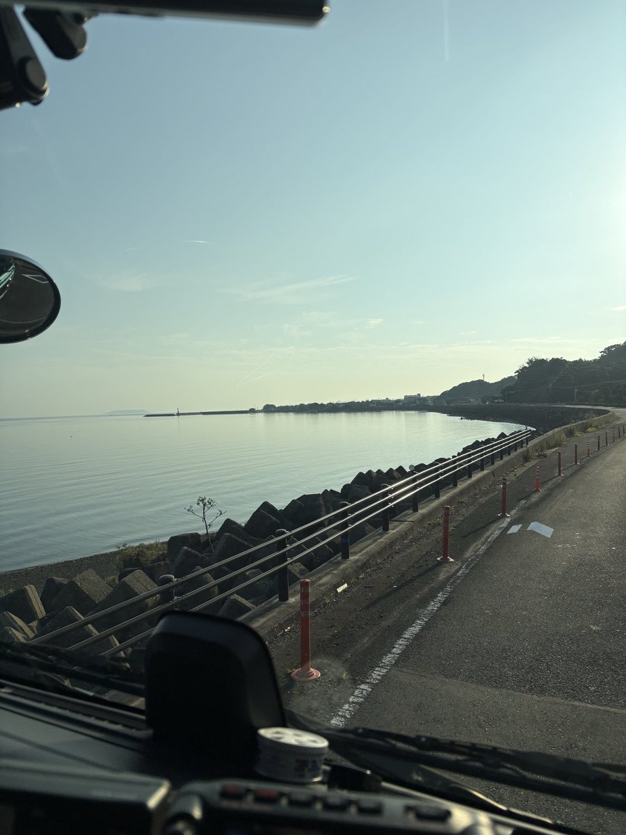 Jf6dpxAc74's tweet photo. 大阪・寝屋川向け出発🚚
昨夜も大き目の余震でよく眠れず。 https://t.co/YjkUL40Auy