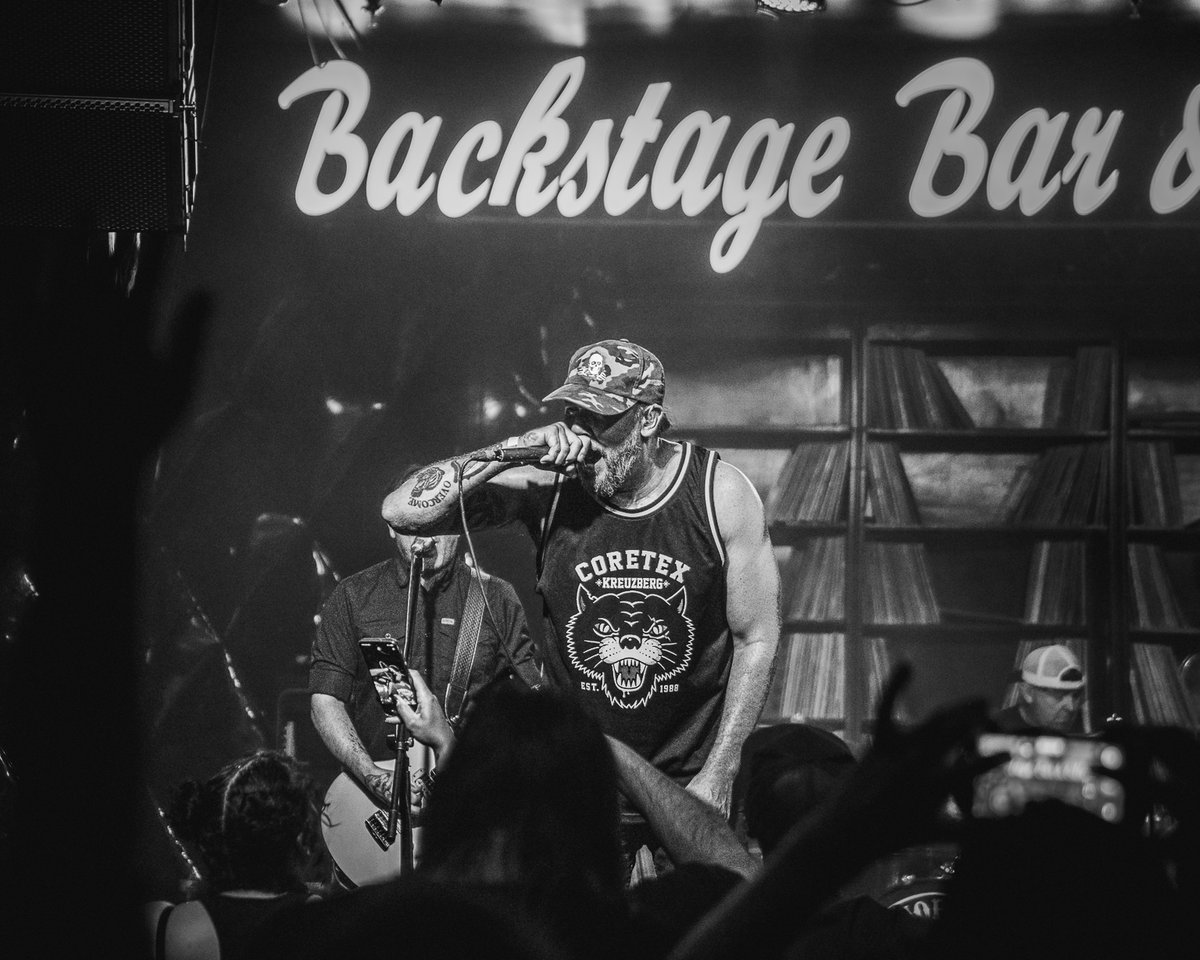 shutter16's tweet photo. 🤘 Authority Zero lit up Downtown Las Vegas with a blistering punk set alongside The Venomous Pinks, Suburban Resistance &amp; Triple B's.

📸 Check out our full review &amp; exclusive gallery:
 https://t.co/Oq4fDsYKZQ
#AuthorityZero #LasVegasPunk #PunkRock #Shutter16 https://t.co/SziG45OSj2
