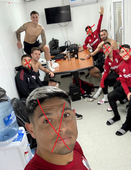 NotBedd_'s tweet photo. Se estan quedando solos poco a poco🥀🥀 https://t.co/8EjJHQYBQN
