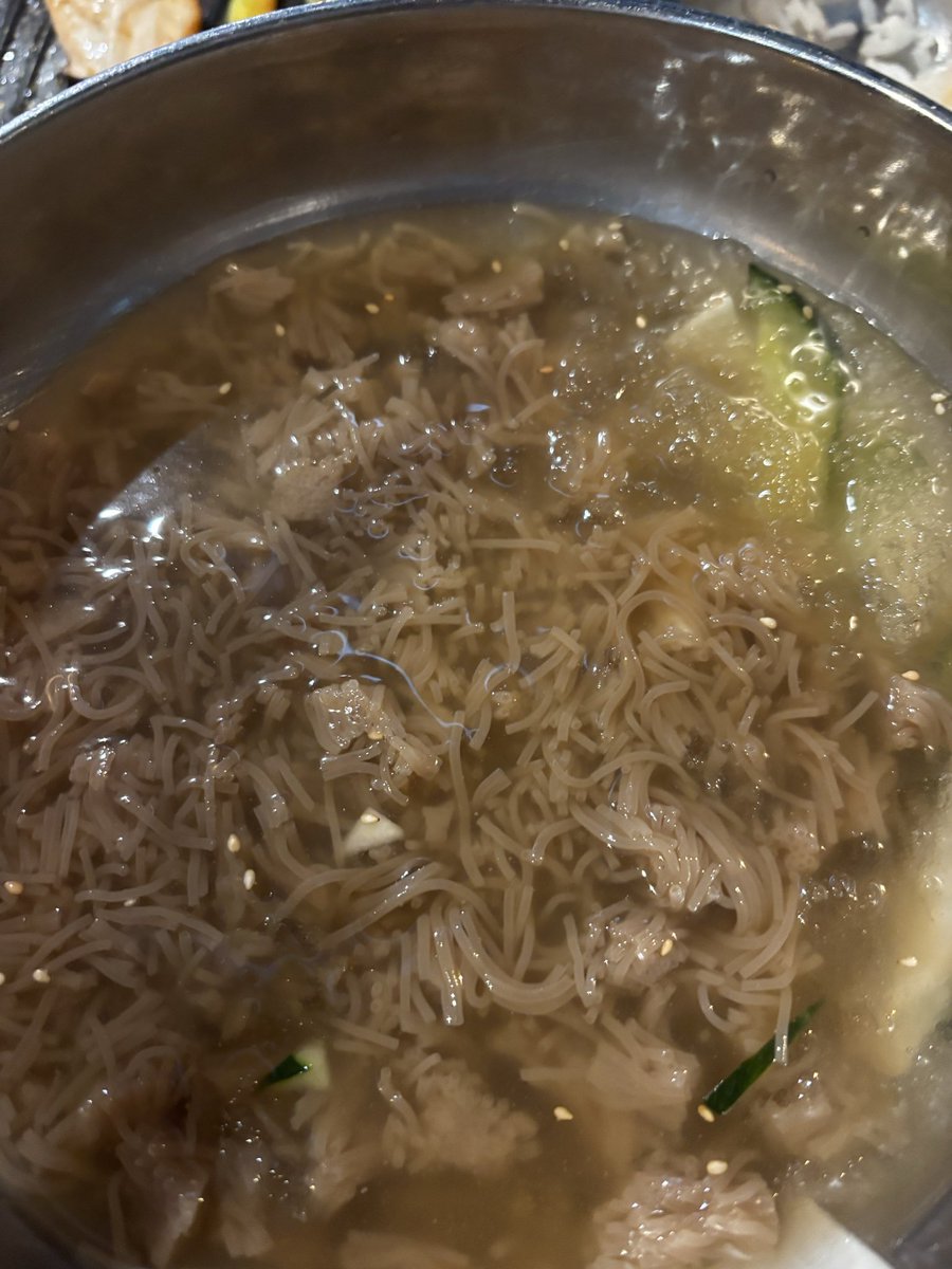 leebdob's tweet photo. 내가 냉면을 먹는 방법. https://t.co/U9GgRnOVWP
