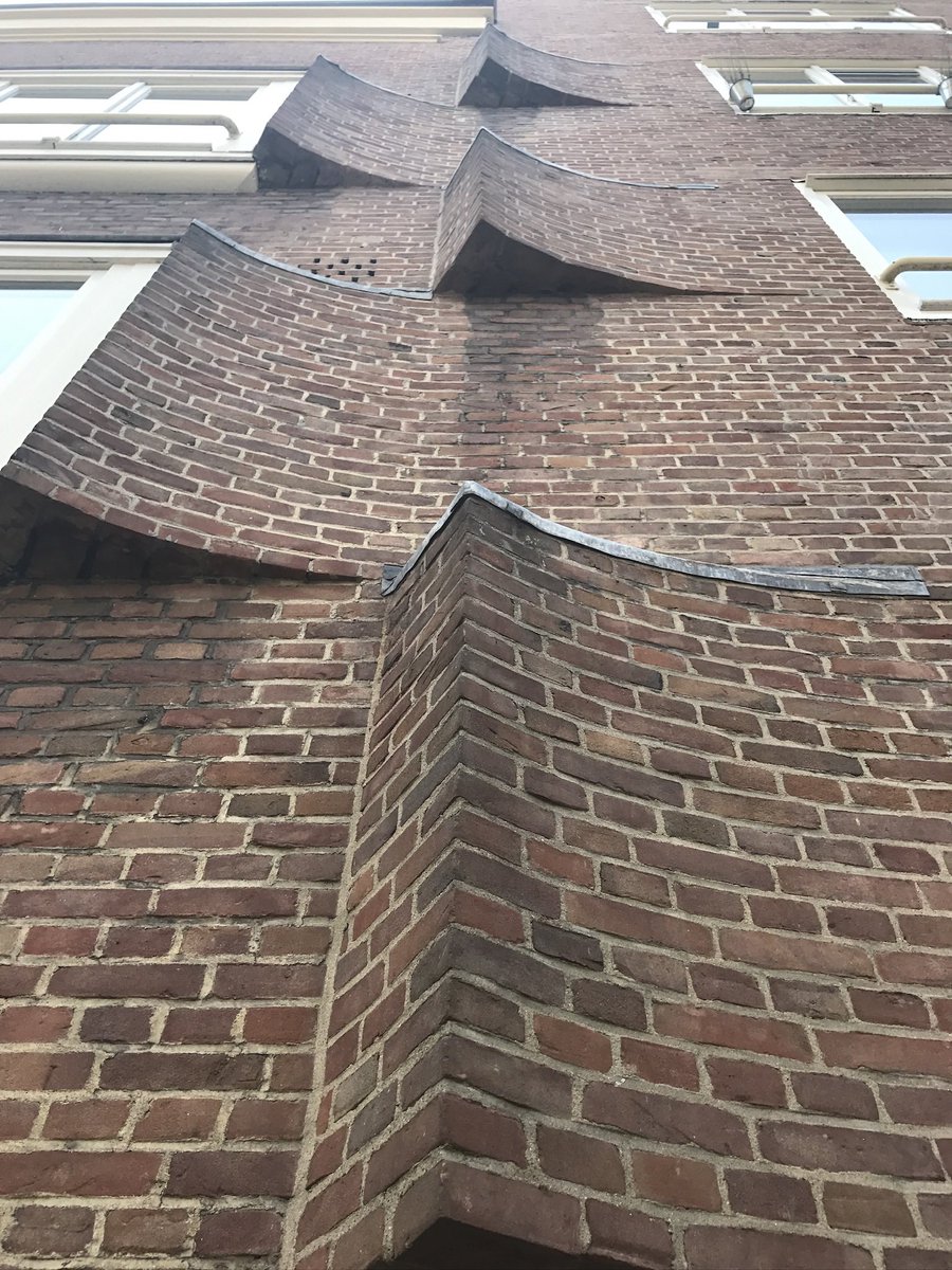 gmoult's tweet photo. brick expressionism forever https://t.co/mmLyLw6jnx