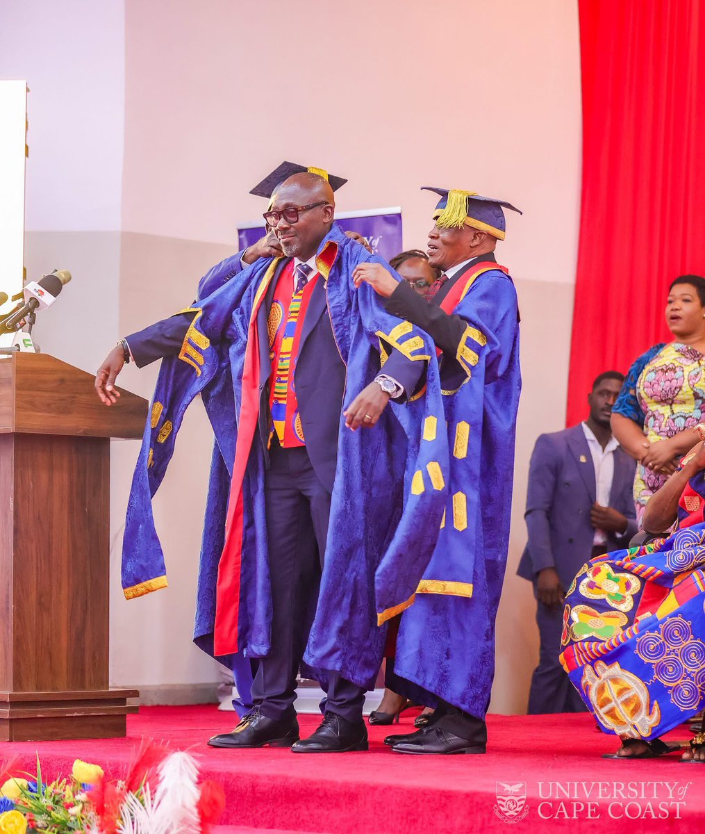 Thevokofficial's tweet photo. 📍📍JUST IN📍📍

Prof. Denis Worlanyo Aheto has been sworn into office as the 12th Vice Chancellor of the University of Cape Coast (UCC).⭐🫡

Stay tuned✅ | #VOKLive https://t.co/erkNWOOZAs