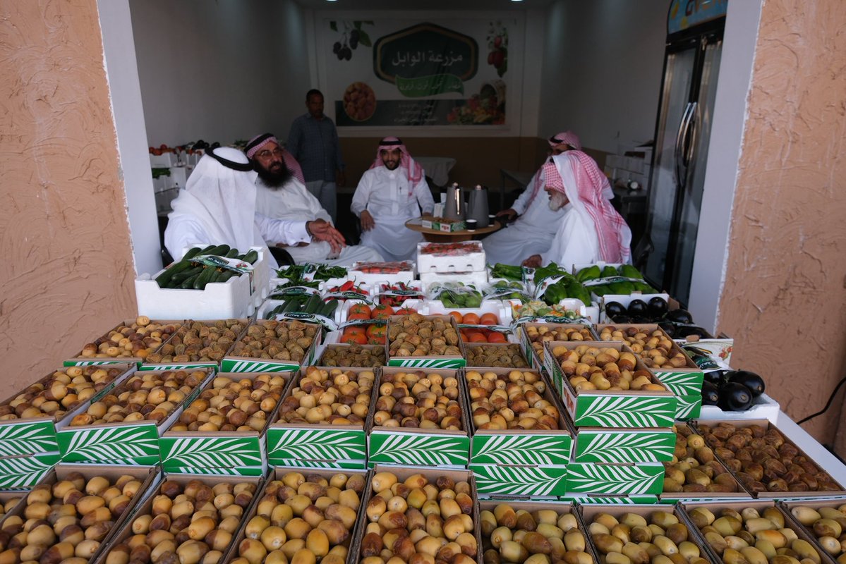 rkbldna's tweet photo. في حدث تاريخي بارز .. أهالي محافظة رياض الخبراء ومركز الخبراء يشهدون انطلاقة مهرجان التمور في ايقونة القصيم الاقتصادية الجديدة " جادة الخبراء " بدعم من أوقاف الشيخ محمد الخضير رحمه الله .

  https://t.co/vgkqSCg9qW

#رياض_الخبراء_بلدنا https://t.co/0MUPPBUmo8